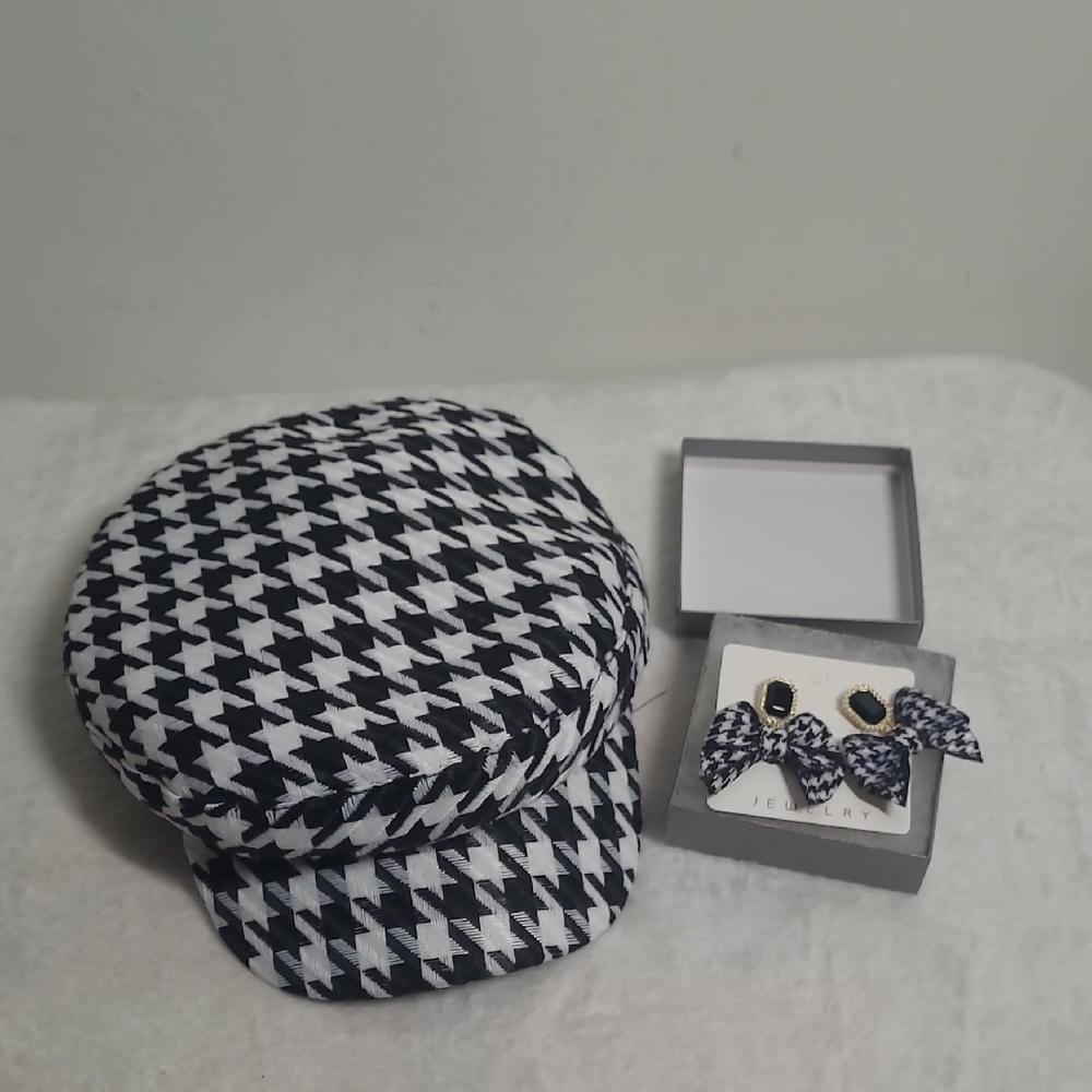 Houndstooth Black and White Cap And Earrings